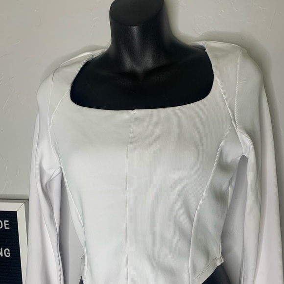 Move Technology White Long Sleeve Padded Active Top Size Medium - Picture 5 of 11
